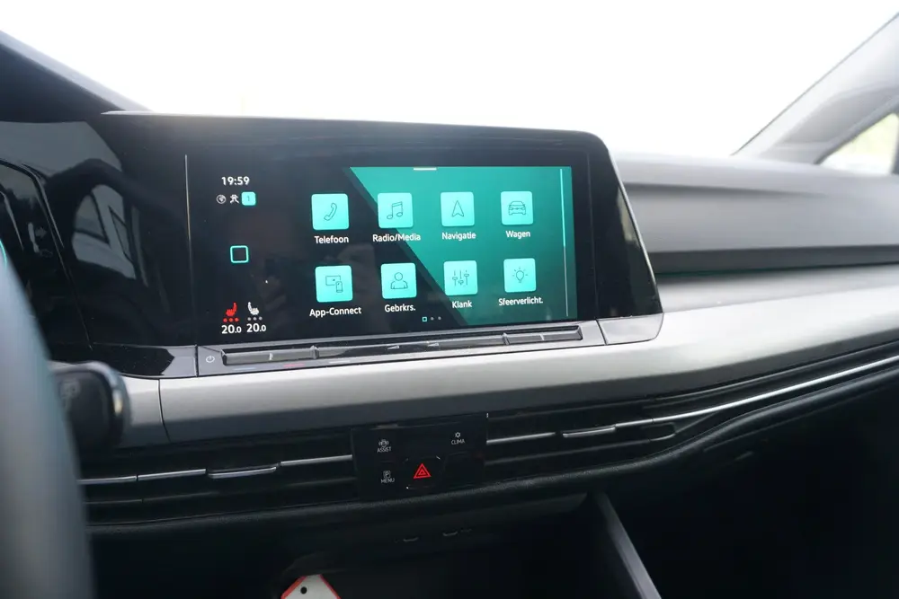 Volkswagen Golf 1.0 eTSI DSG | PANO DAK | IQ LIGHT LED | TRE uit 2021, foto 19