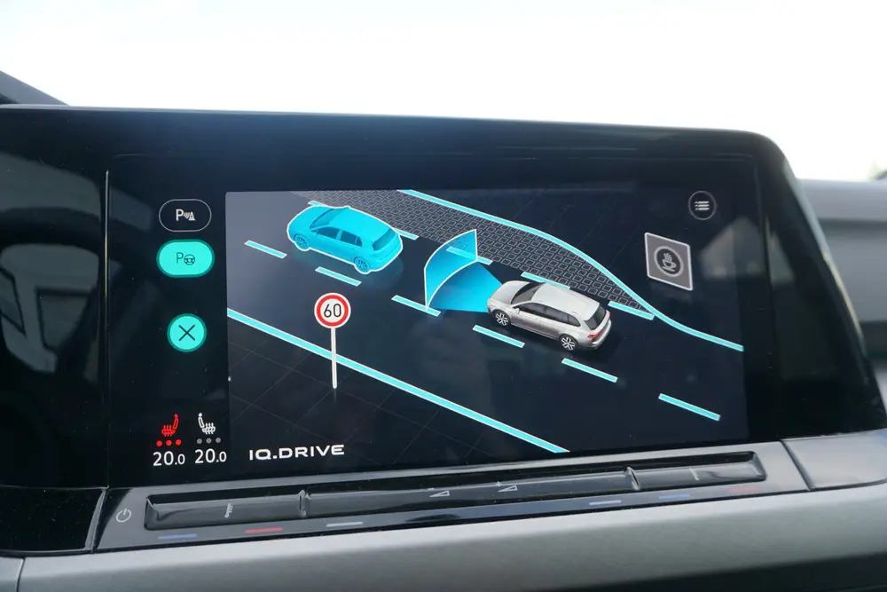 Volkswagen Golf 1.0 eTSI DSG | PANO DAK | IQ LIGHT LED | TRE uit 2021, foto 20