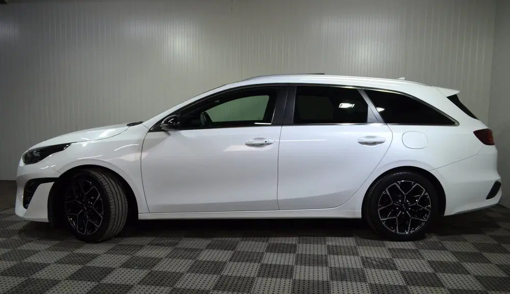 Kia Ceed 1.5 T-GDi GT-Line uit 2023, foto 3