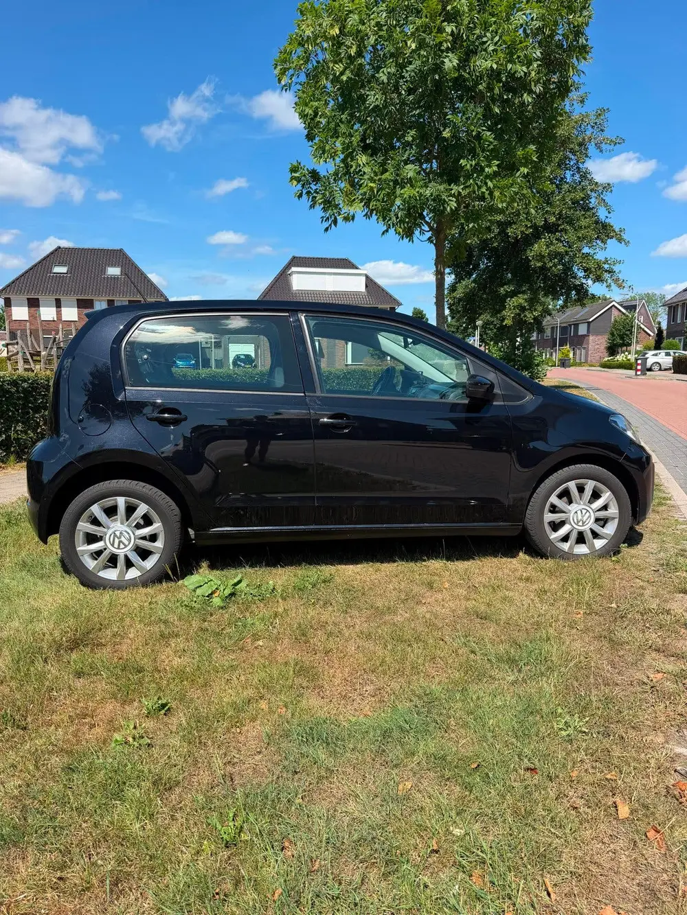 Volkswagen Up! 1.0  5-deurs -2021-Zwart -Camera uit 2021, foto 2