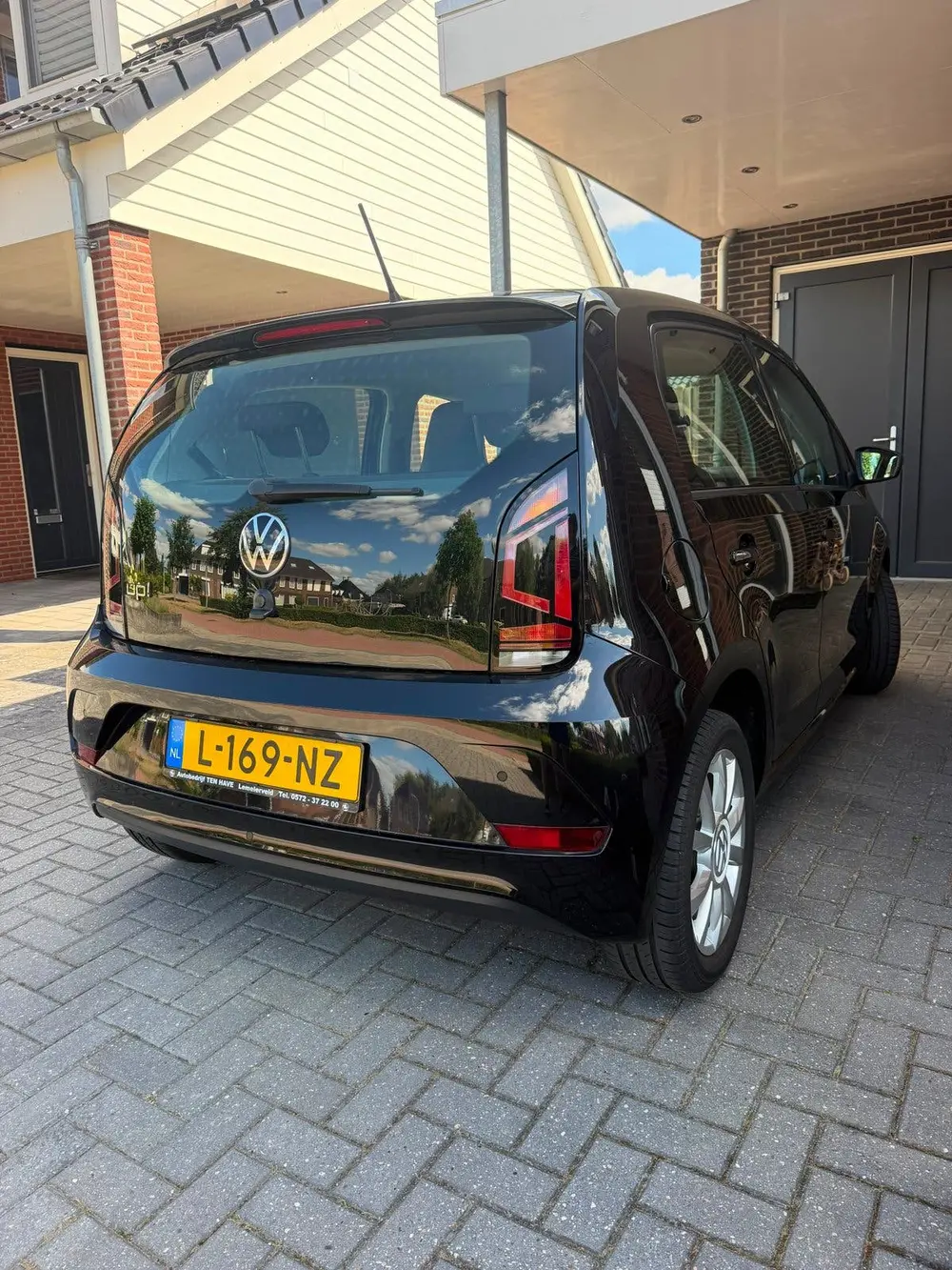 Volkswagen Up! 1.0  5-deurs -2021-Zwart -Camera uit 2021, foto 5