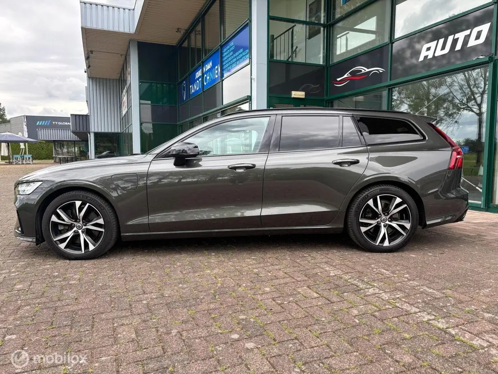 Volvo V60 2.0 T6 Recharge AWD R-Design Trekhaak uit 2022, foto 3