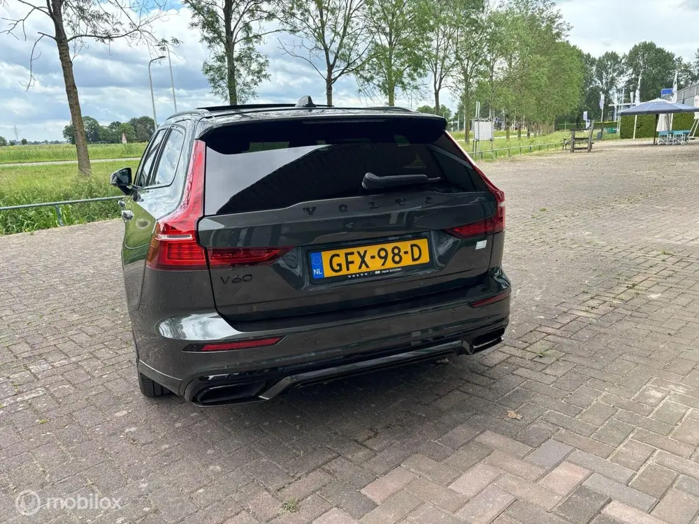 Volvo V60 2.0 T6 Recharge AWD R-Design Trekhaak uit 2022, foto 5