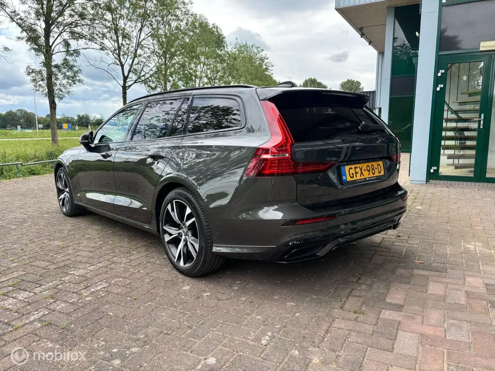 Volvo V60 2.0 T6 Recharge AWD R-Design Trekhaak uit 2022, foto 6
