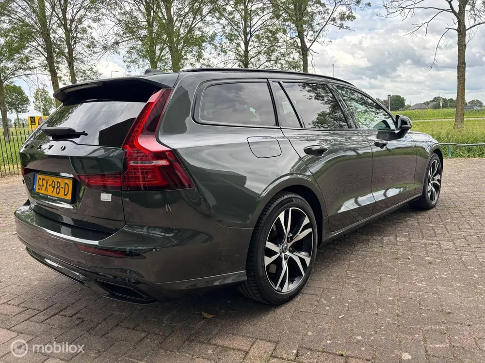 Volvo V60 2.0 T6 Recharge AWD R-Design Trekhaak uit 2022, foto 7