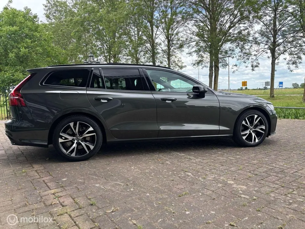 Volvo V60 2.0 T6 Recharge AWD R-Design Trekhaak uit 2022, foto 8