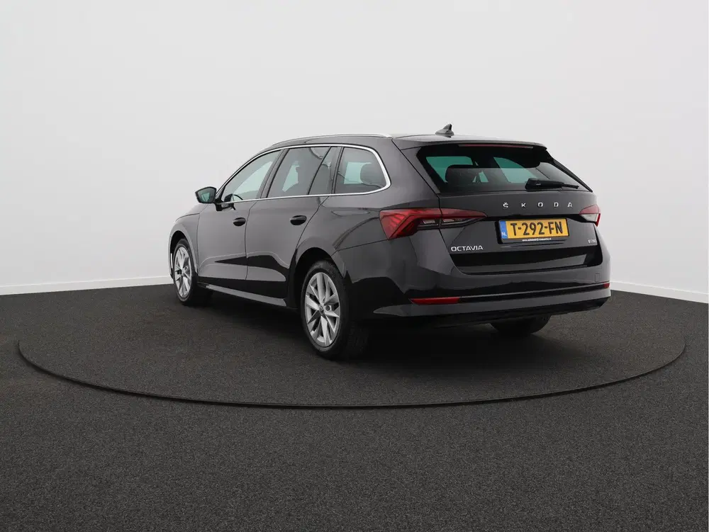 Skoda Octavia 1.0 e-TSI Business Edition Plus uit 2023, foto 15