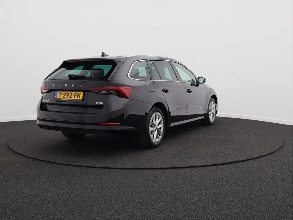 Skoda Octavia 1.0 e-TSI Business Edition Plus uit 2023, foto 17