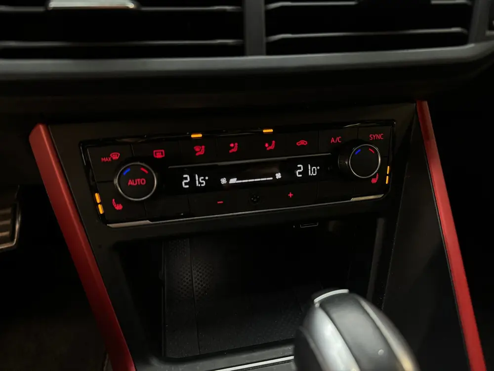 Volkswagen Polo 2.0 TSI GTI Pano|Keyless|Beats|Camera|DCC uit 2020, foto 20