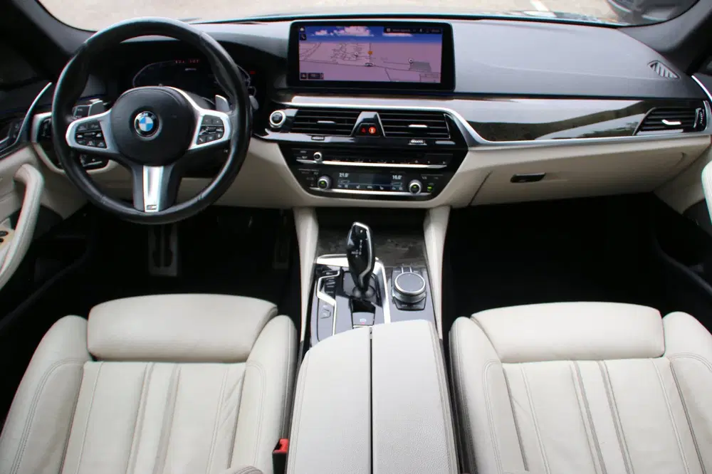 BMW 5-serie 545e xDrive High Executive M-PAKKET uit 2021, foto 8