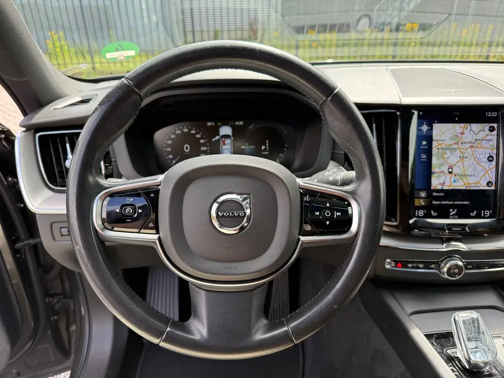 Volvo XC60 2.0 T8 Twin Engine AWD Inscription uit 2019, foto 11