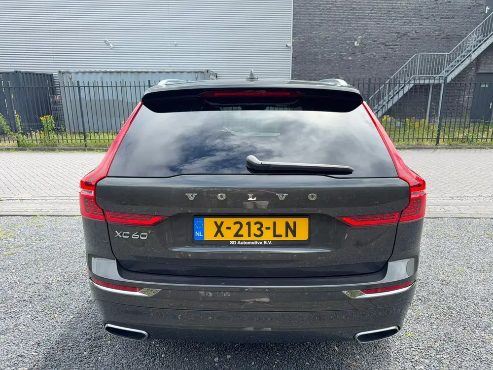 Volvo XC60 2.0 T8 Twin Engine AWD Inscription uit 2019, foto 18