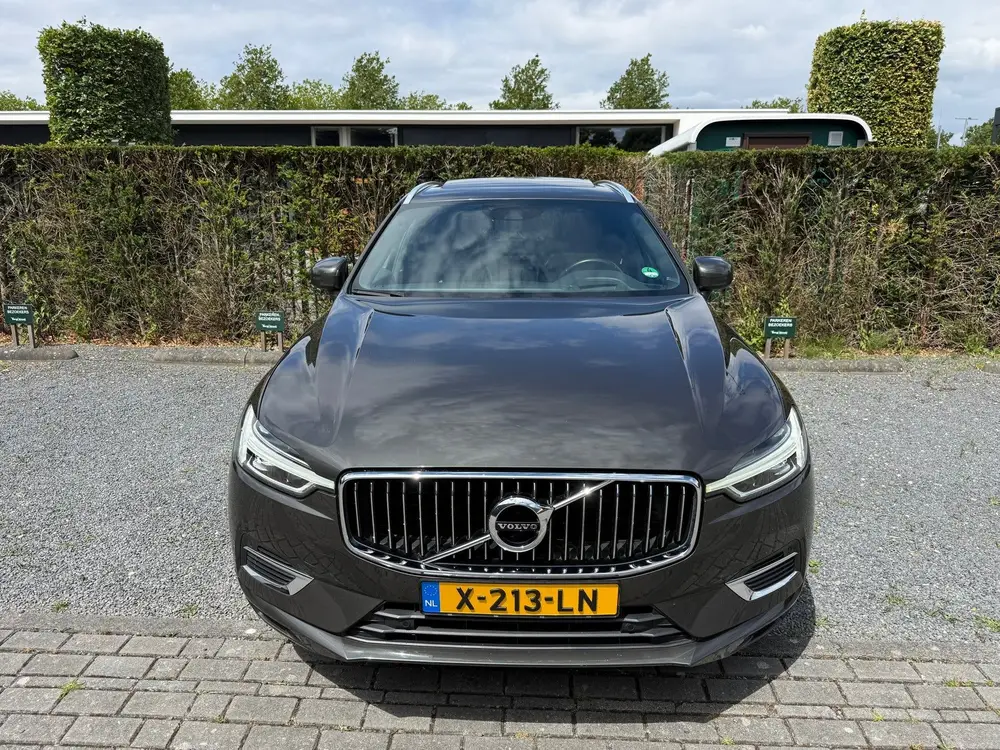 Volvo XC60 2.0 T8 Twin Engine AWD Inscription uit 2019, foto 2