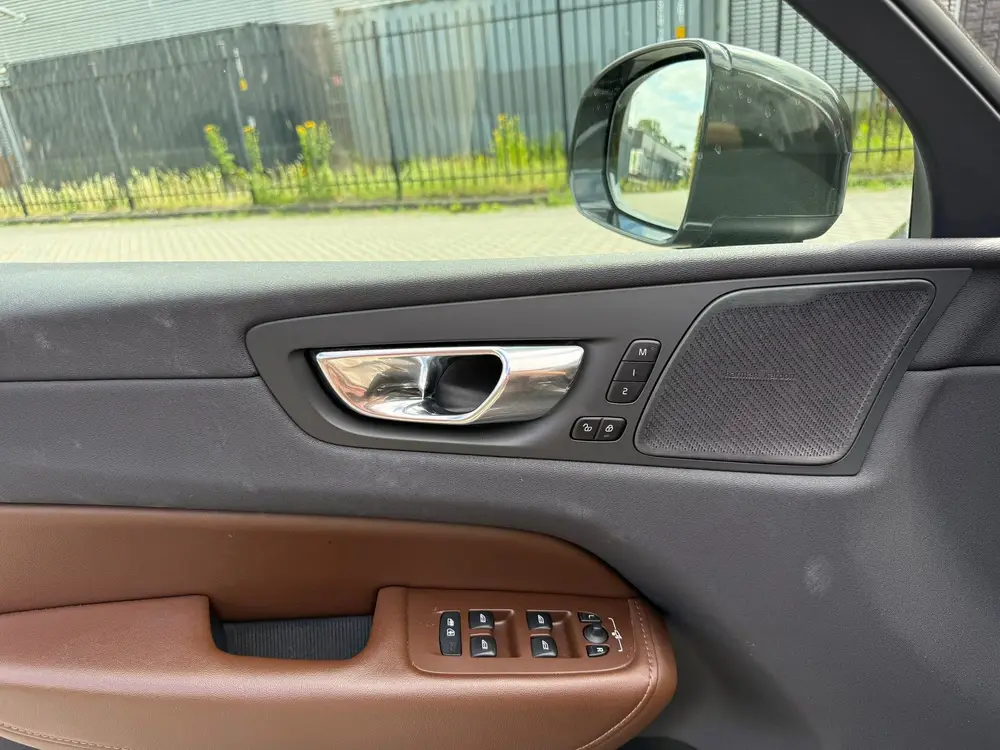 Volvo XC60 2.0 T8 Twin Engine AWD Inscription uit 2019, foto 6