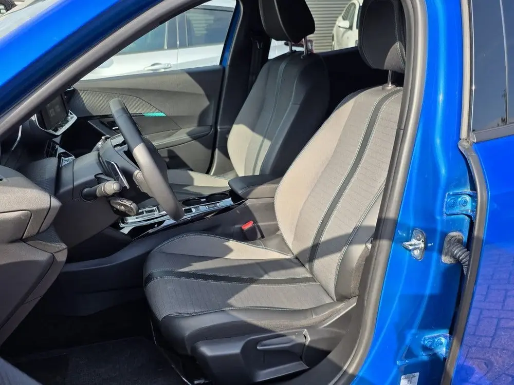 Peugeot 2008 1.2 PureTech Allure uit 2023, foto 11