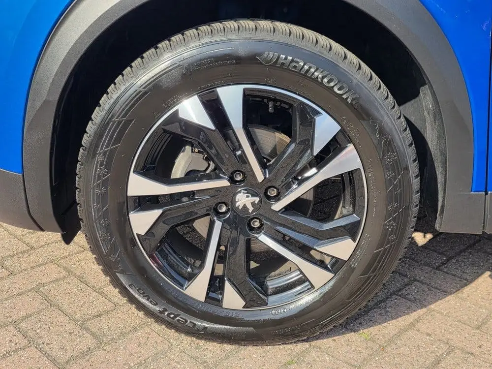 Peugeot 2008 1.2 PureTech Allure uit 2023, foto 9