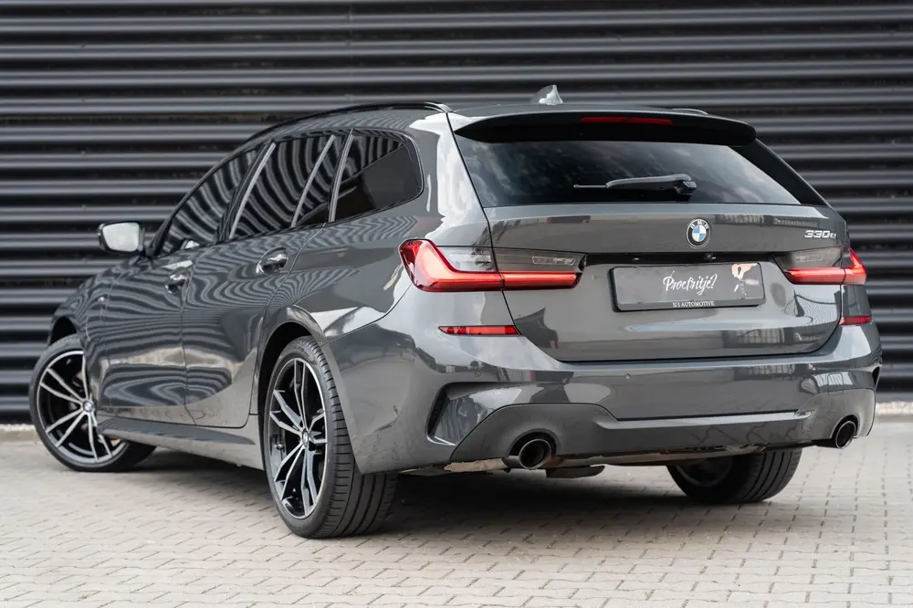 BMW 3-serie 330e High Executive M Sport uit 2021, foto 11