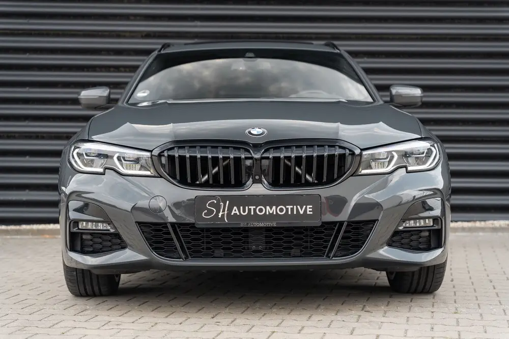 BMW 3-serie 330e High Executive M Sport uit 2021, foto 2