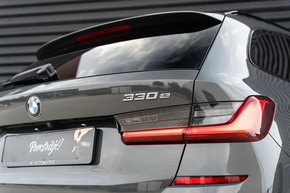 BMW 3-serie 330e High Executive M Sport uit 2021, foto 8