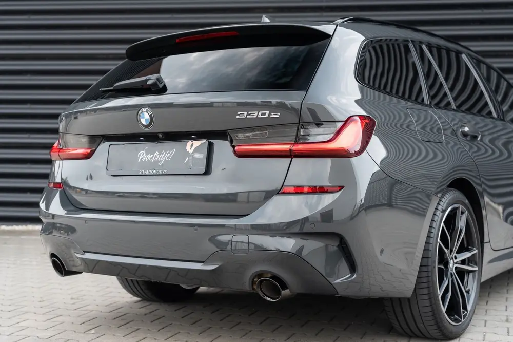 BMW 3-serie 330e High Executive M Sport uit 2021, foto 9
