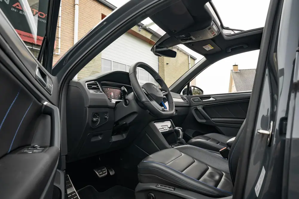 Volkswagen Tiguan R 2.0 tsi 75 edition/Akra/Pano/320 pk uit 2021, foto 11