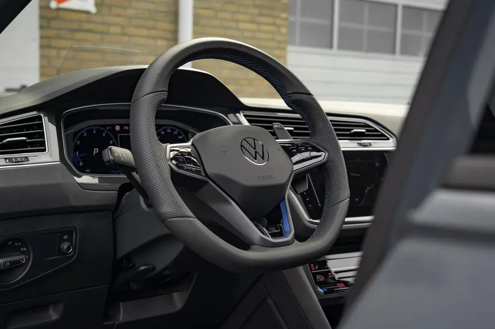 Volkswagen Tiguan R 2.0 tsi 75 edition/Akra/Pano/320 pk uit 2021, foto 12