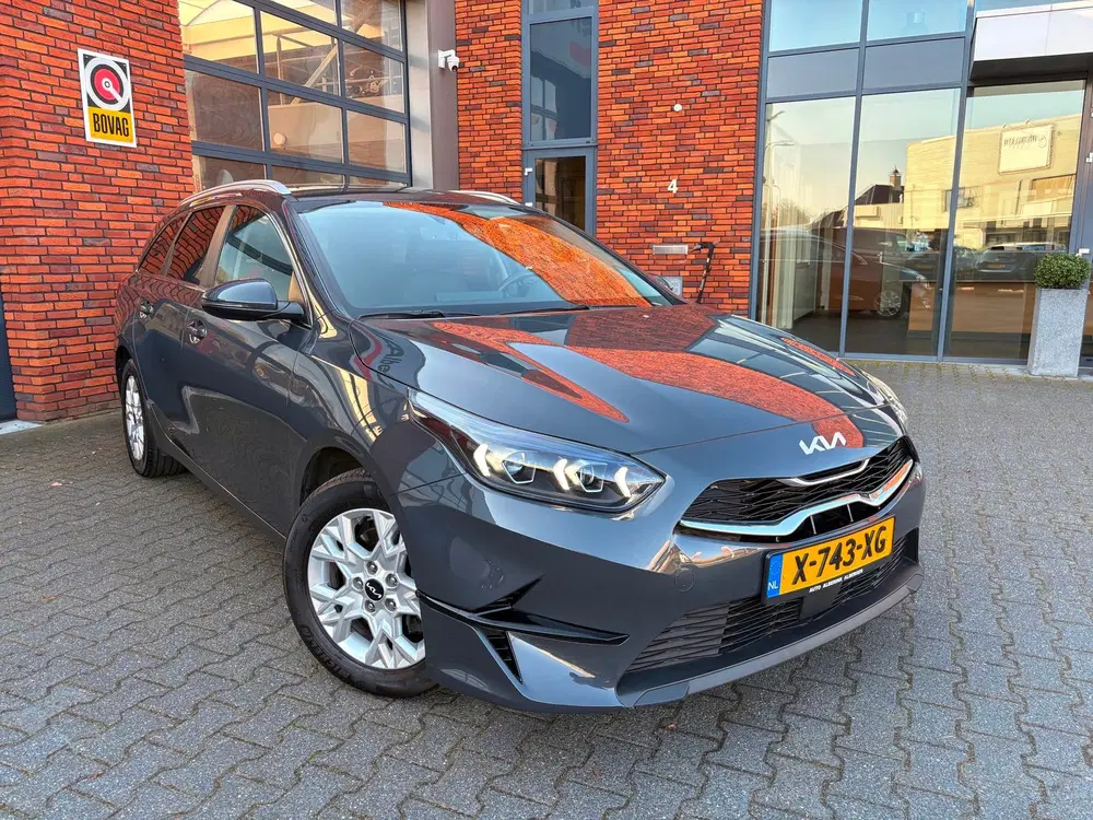 Kia Ceed 1.0 T-GDi MHEV DynamicPlusLine uit 2024, foto 2