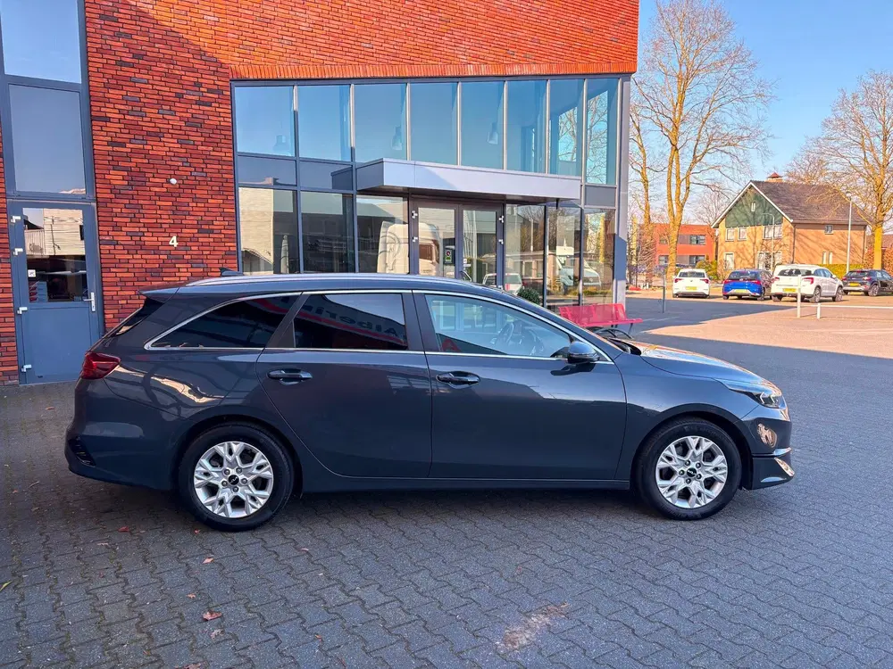 Kia Ceed 1.0 T-GDi MHEV DynamicPlusLine uit 2024, foto 3