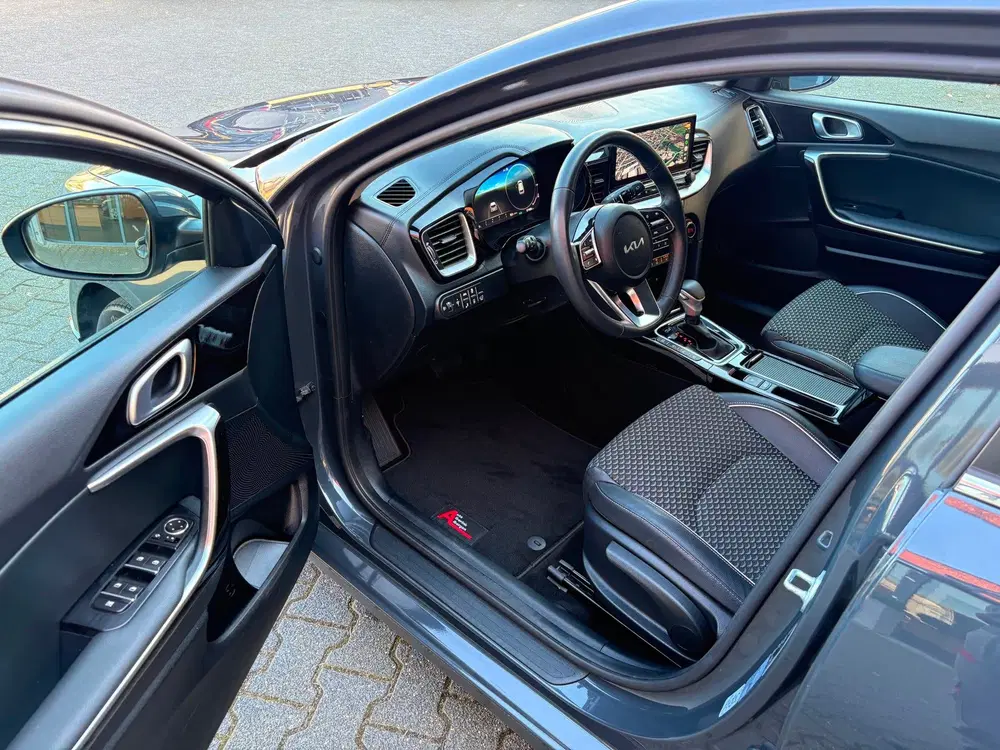 Kia Ceed 1.0 T-GDi MHEV DynamicPlusLine uit 2024, foto 5
