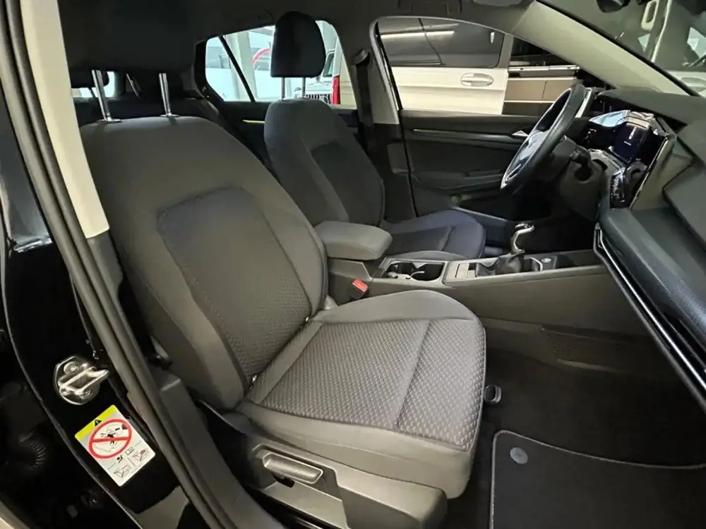 Volkswagen Golf 1.0 TSI 110pk 2021 Zwart - UNITED uit 2021, foto 11