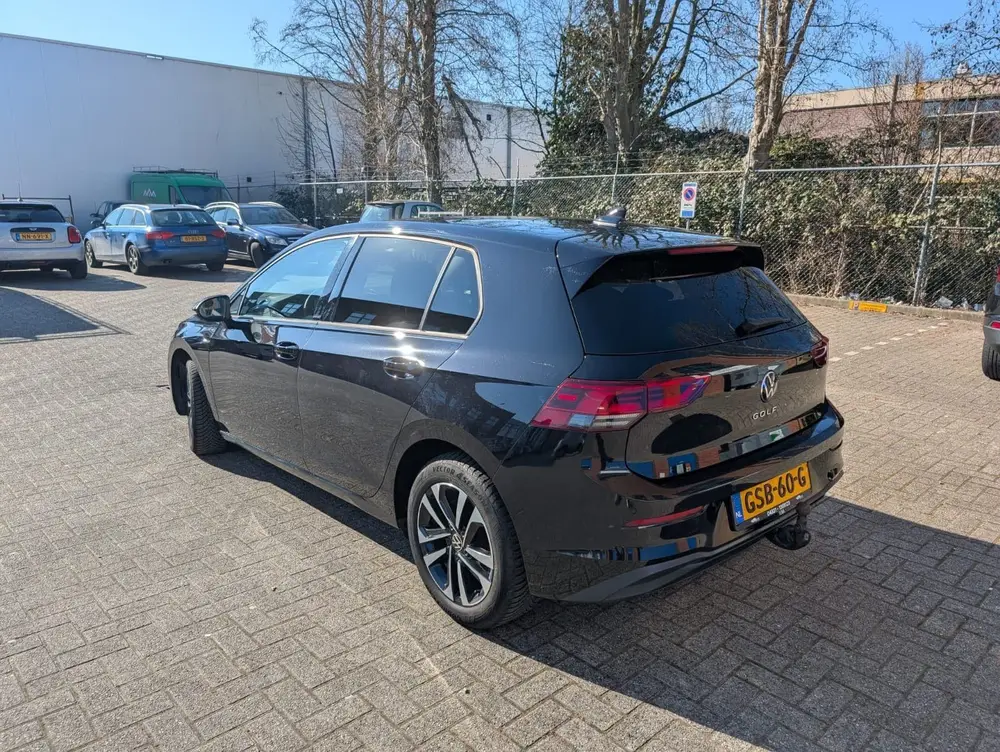 Volkswagen Golf 1.0 TSI 110pk 2021 Zwart - UNITED uit 2021, foto 2