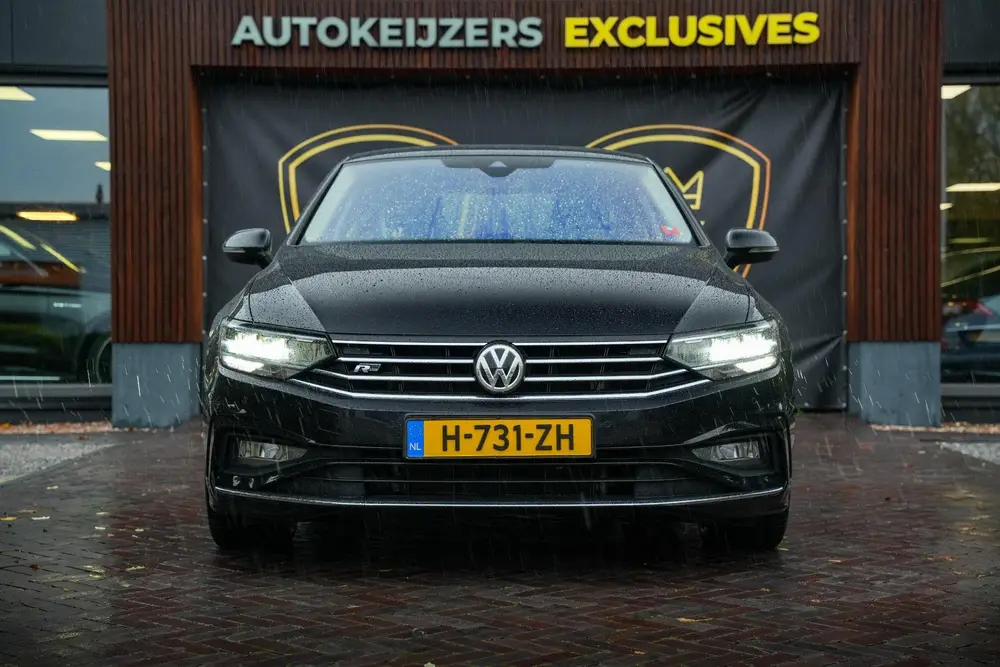 Volkswagen Passat 1.5 TSI Elegance Business R Leer Navi uit 2019, foto 3