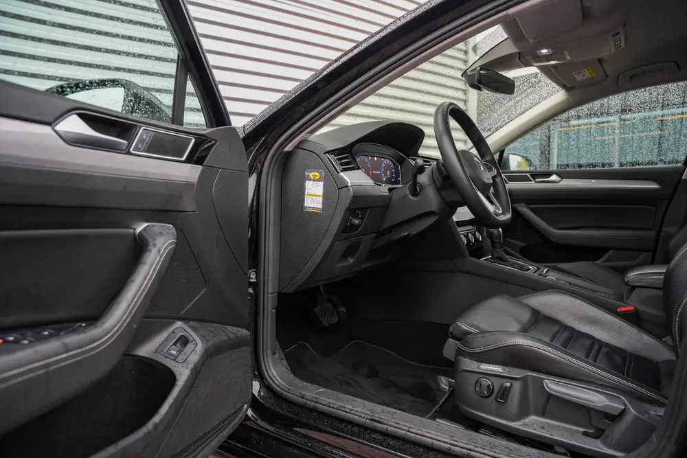 Volkswagen Passat 1.5 TSI Elegance Business R Leer Navi uit 2019, foto 6