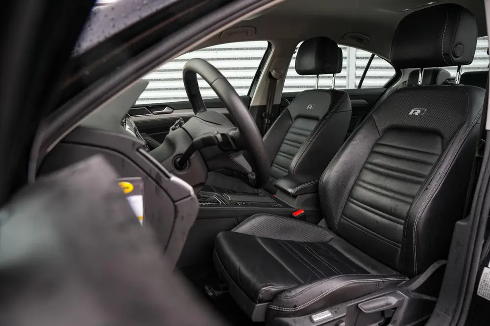 Volkswagen Passat 1.5 TSI Elegance Business R Leer Navi uit 2019, foto 8