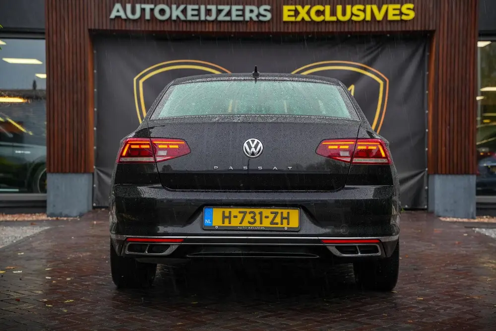 Volkswagen Passat 1.5 TSI Elegance Business R Leer Navi uit 2019, foto 9
