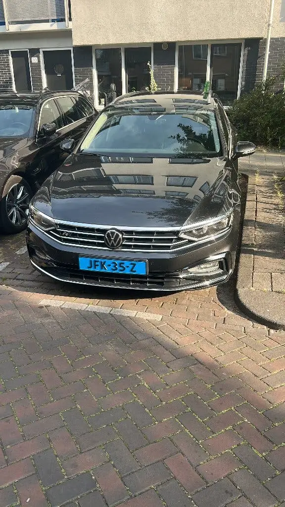 Volkswagen Passat Variant Passat 2.0 TDI 150pk 7-DSG 2021 Grijs uit 2021