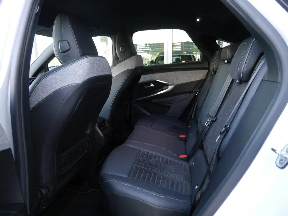 Peugeot 3008 1.2 Hybrid 136 GT uit 2024, foto 11