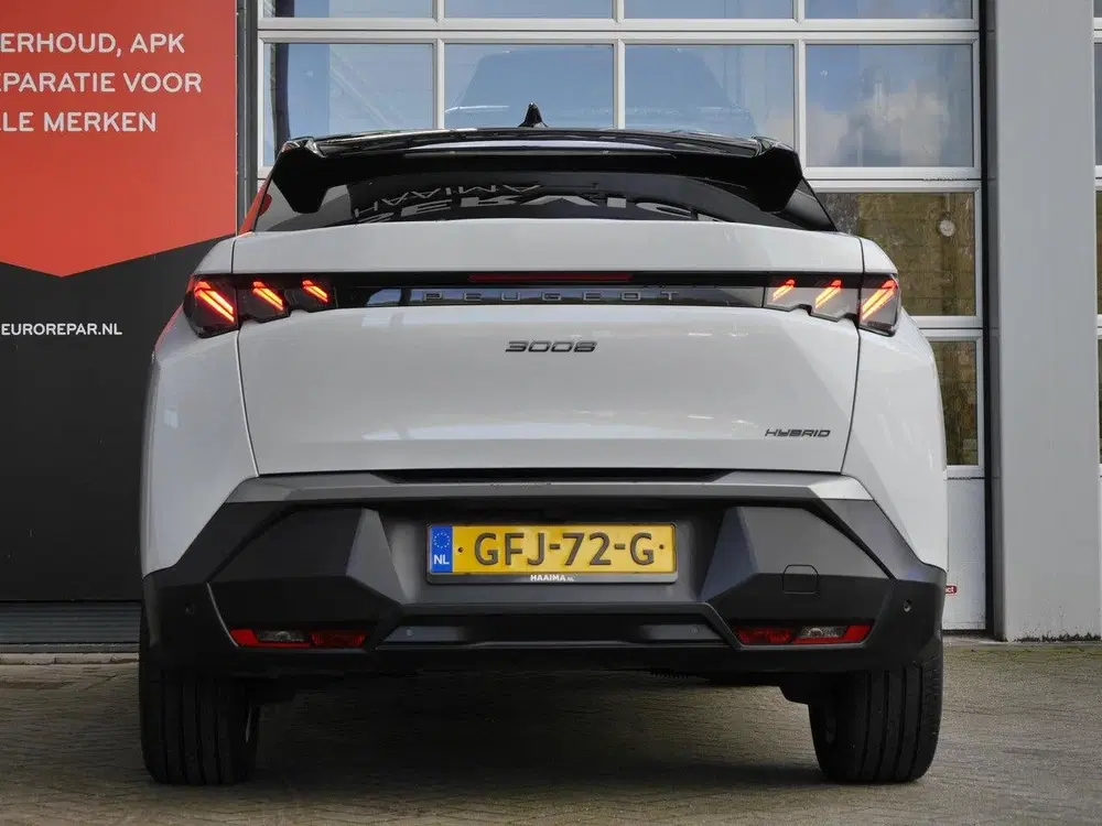 Peugeot 3008 1.2 Hybrid 136 GT uit 2024, foto 4