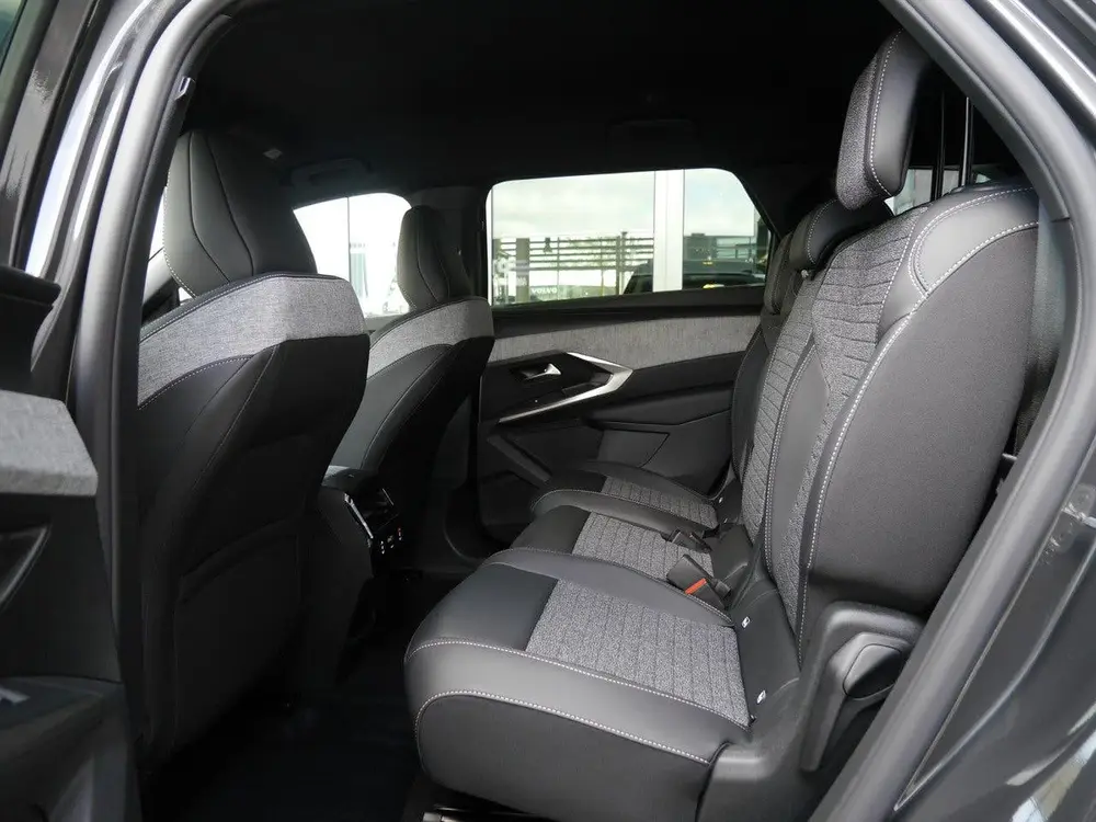 Peugeot 5008 1.2 Hybrid 136 Allure 7p uit 2025, foto 11
