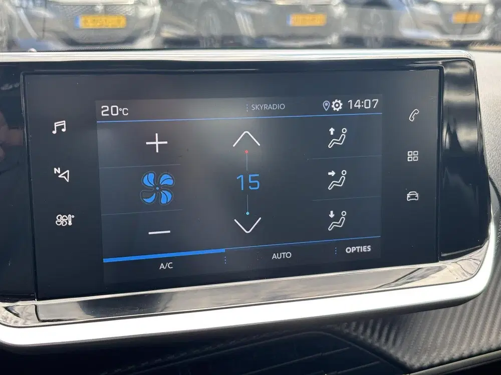 Peugeot 208 1.2 PureTech Allure 100 PK uit 2020, foto 18