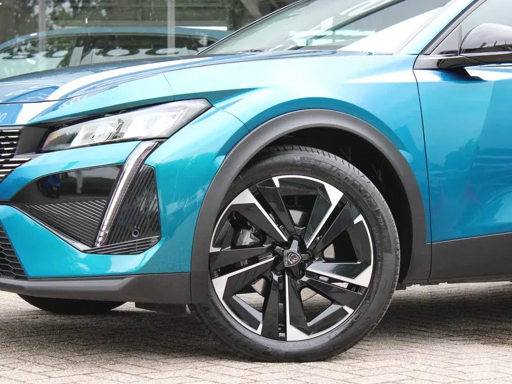 Peugeot 408 1.2 PT Allure Pack 130pk EAT8 Automaat uit 2024, foto 14