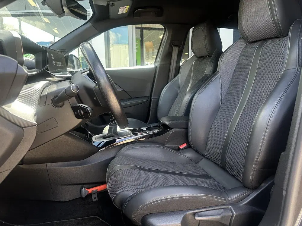 Peugeot 2008 1.2 PureTech 130PK GT uit 2020, foto 10