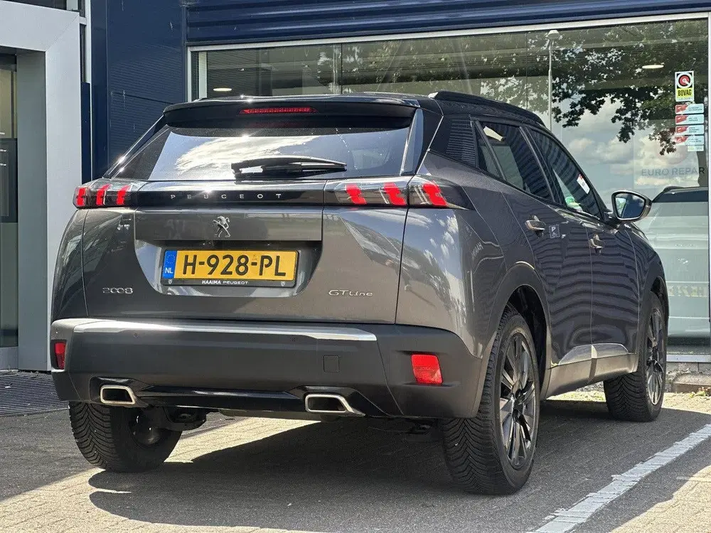 Peugeot 2008 1.2 PureTech 130PK GT uit 2020, foto 2