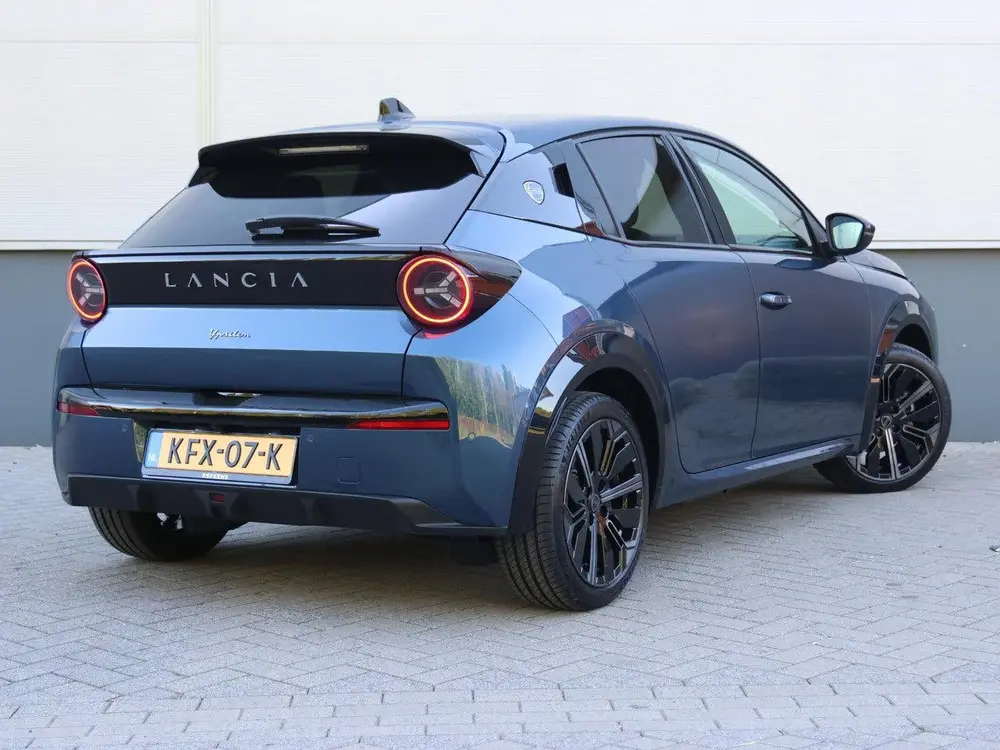 Lancia Ypsilon Edizione Limitata Blu 51 kWh | Navigatie | El uit 2026, foto 3