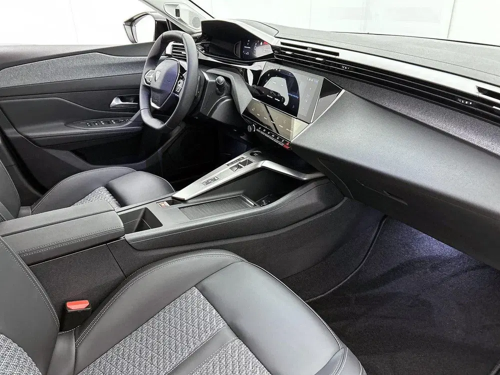 Peugeot 408 Allure Hybrid 145pk Automaat uit 2026, foto 13