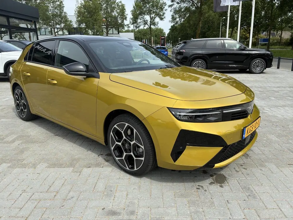 Opel Astra 1.6 Turbo Automaat Plug In Hybrid Ultimate uit 2026, foto 3