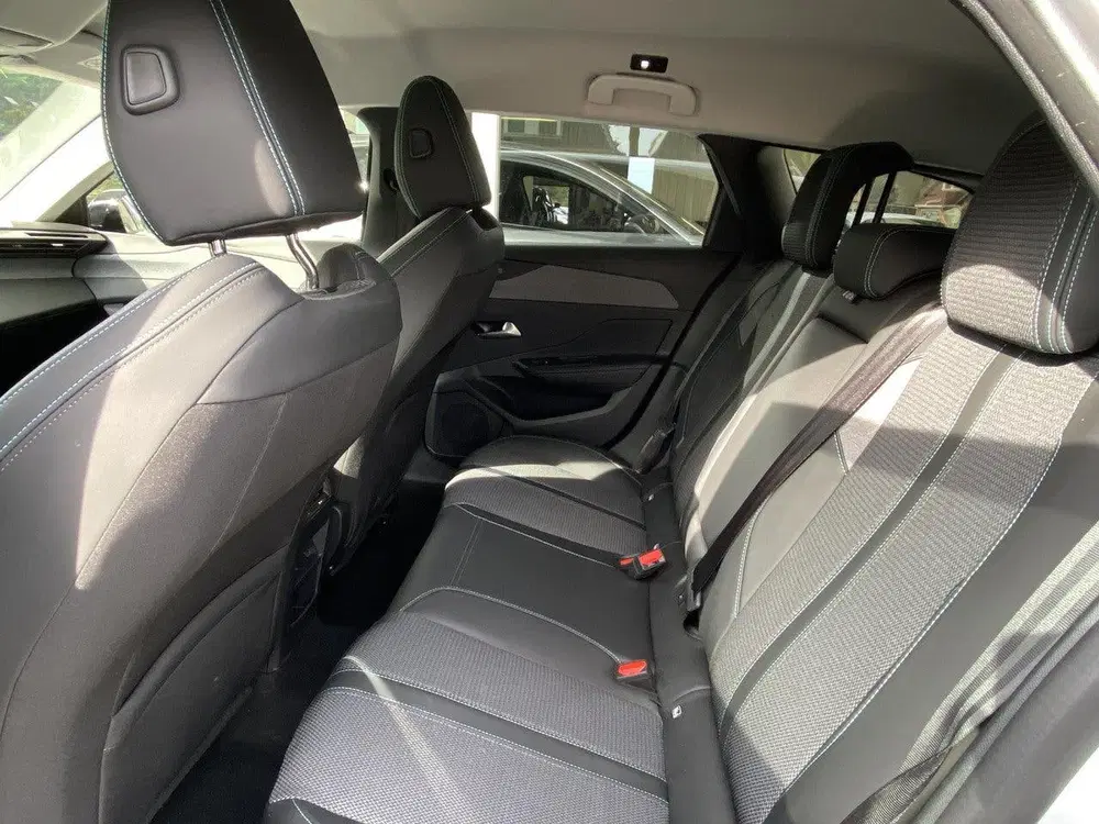 Peugeot 308 SW 1.2T 130pk Automaat Allure uit 2024, foto 9