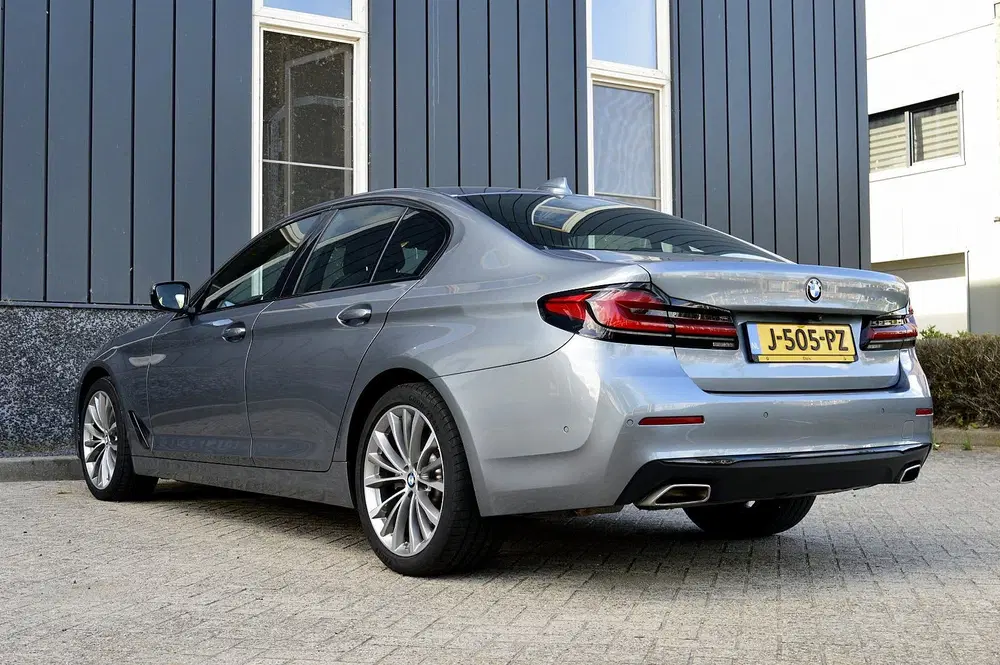 BMW 5-serie 5 Serie 530i High Executive Edition Rijkla uit 2020, foto 3