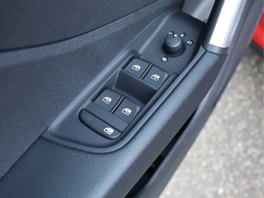 Audi Q2 30 TFSI S Edition dealer o.h. (bj 2021) uit 2021, foto 10