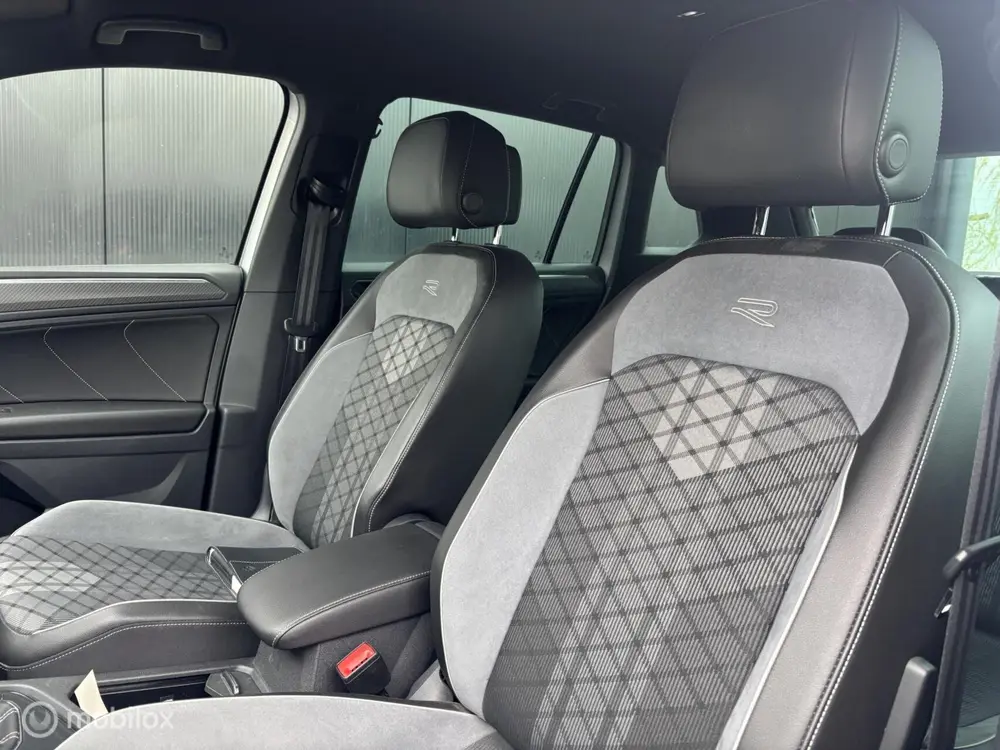 Volkswagen Tiguan 1.4 TSI eHybrid R-Line Business+ uit 2021, foto 13